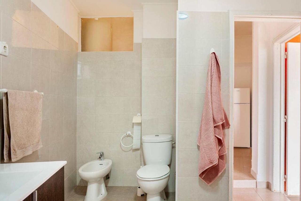 Relax In Lisbon For 4 People With Terrace And Parking Apartment ภายนอก รูปภาพ